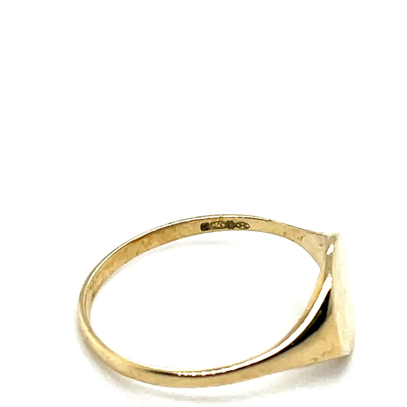 9ct Yellow Gold Signet Ring, Gold Ladies Ring, Free Engraving, Classic Signet Ring, Pinky ring, Oval Ring, Round Ring - Sarraf Jewellers