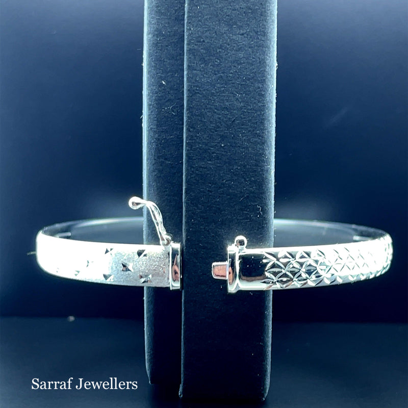 Silver Ladies Frosted Hinged Bangle Oval Diamond Cut Design | Shop Online Sarraf Jewellers UK - Sarraf Jewellers